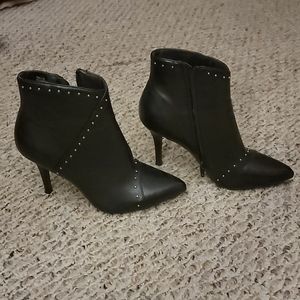 The limited size 7 black